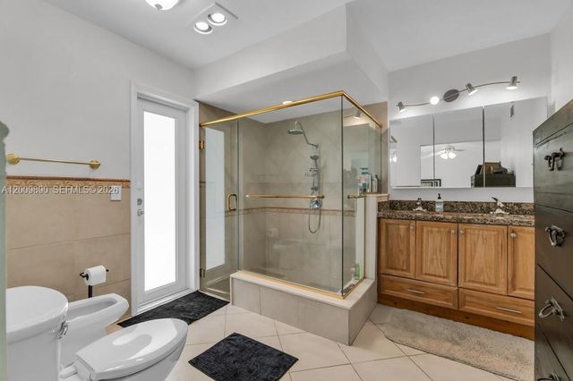 620 Lake Dasha Cir, Plantation, FL 33324