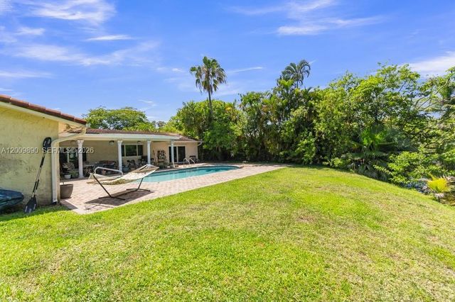 620 Lake Dasha Cir, Plantation, FL 33324