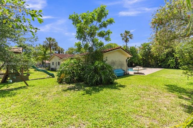 620 Lake Dasha Cir, Plantation, FL 33324