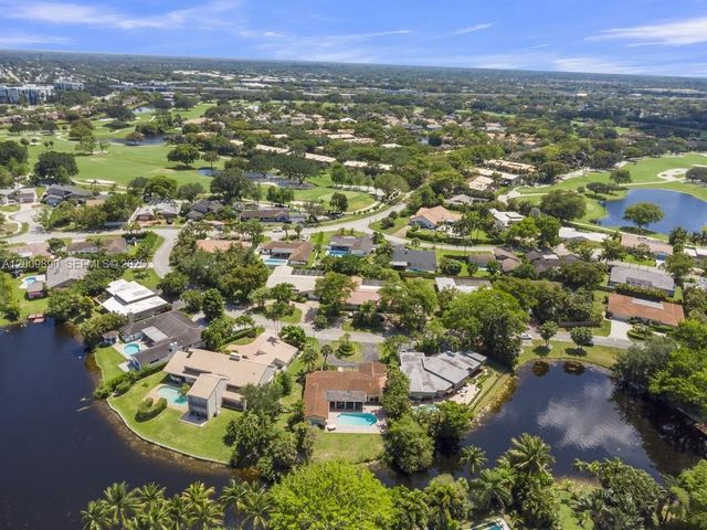 620 Lake Dasha Cir, Plantation, FL 33324