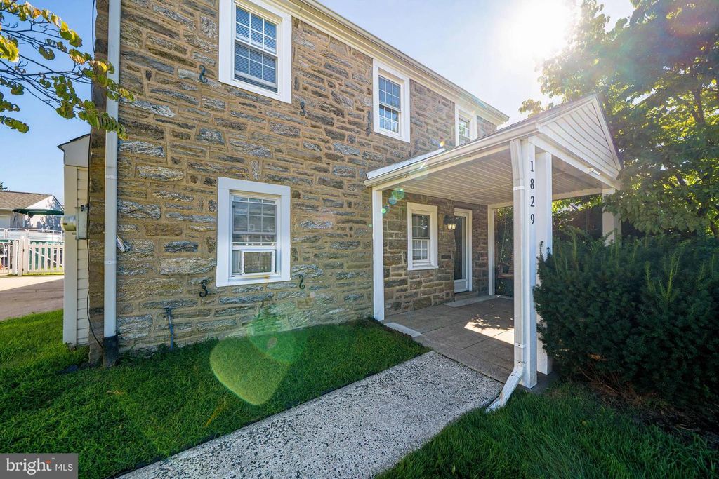 1829 LONEY ST, PHILADELPHIA, PA 19111 — exterior