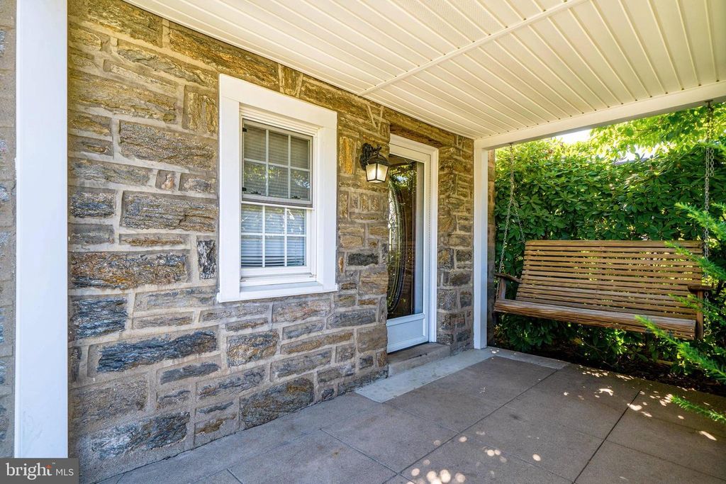 1829 LONEY ST, PHILADELPHIA, PA 19111 — photo 2