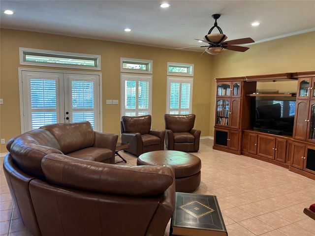 1111 Lonnie Drive, Athens, TX 75751