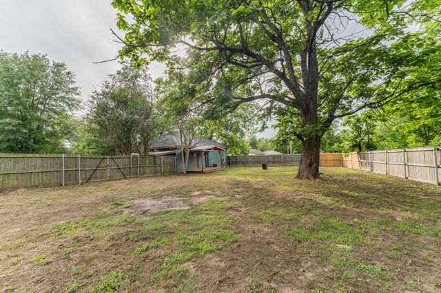 308 W Pine Street, Winnsboro, TX 75494