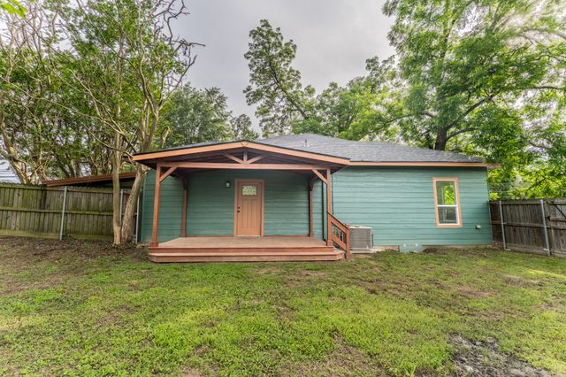 308 W Pine Street, Winnsboro, TX 75494