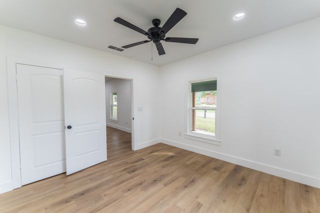 308 W Pine Street, Winnsboro, TX 75494