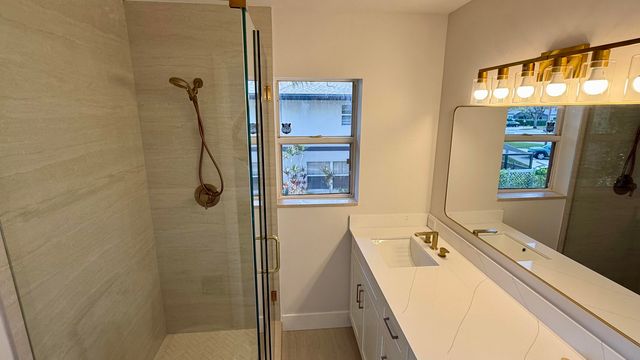 19 Amherst Court C, Royal Palm Beach, FL 33411