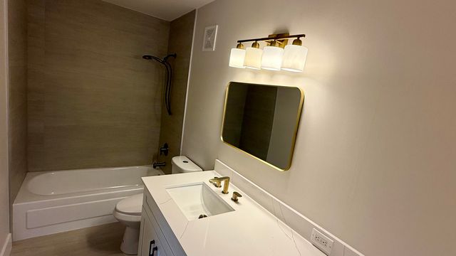 19 Amherst Court C, Royal Palm Beach, FL 33411