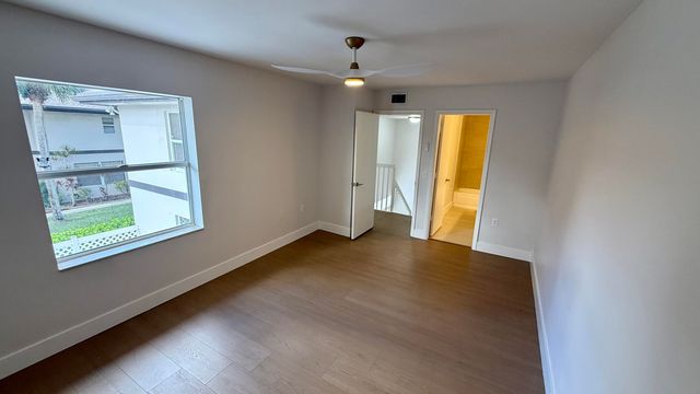 19 Amherst Court C, Royal Palm Beach, FL 33411