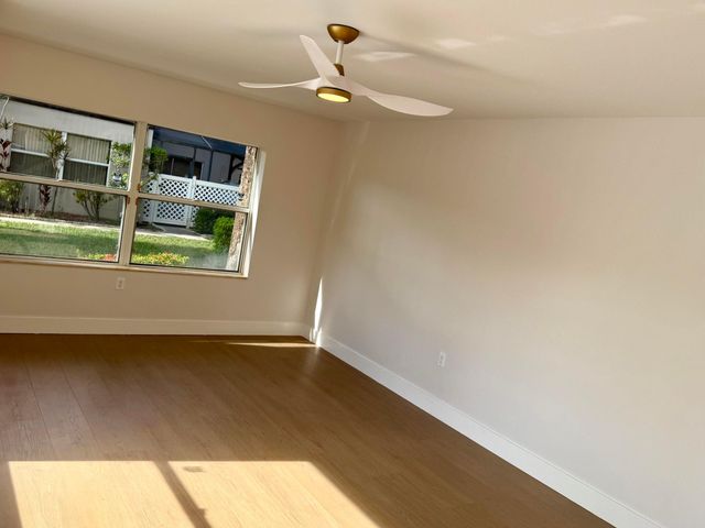 19 Amherst Court C, Royal Palm Beach, FL 33411