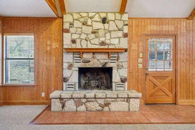 230 Cade Loop, Ingram, TX 78025