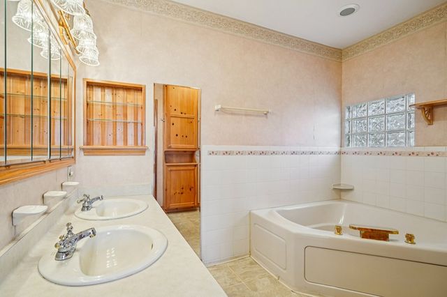 230 Cade Loop, Ingram, TX 78025