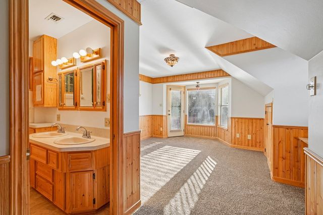 230 Cade Loop, Ingram, TX 78025