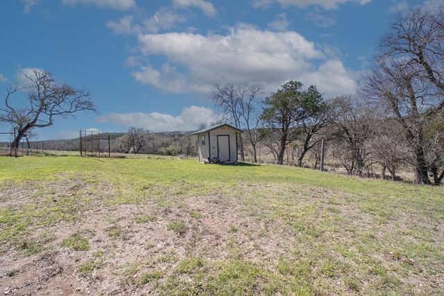 230 Cade Loop, Ingram, TX 78025