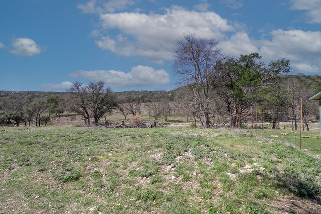 230 Cade Loop, Ingram, TX 78025