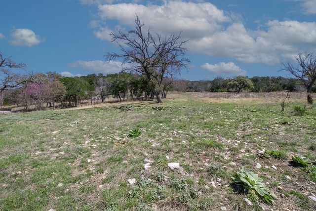 230 Cade Loop, Ingram, TX 78025