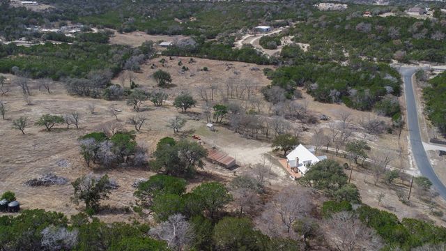 230 Cade Loop, Ingram, TX 78025