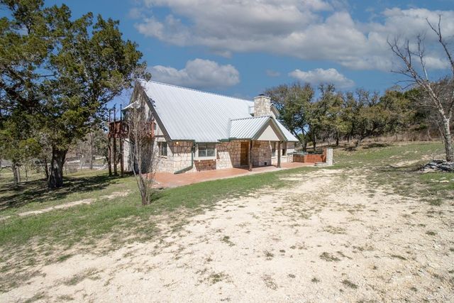 230 Cade Loop, Ingram, TX 78025