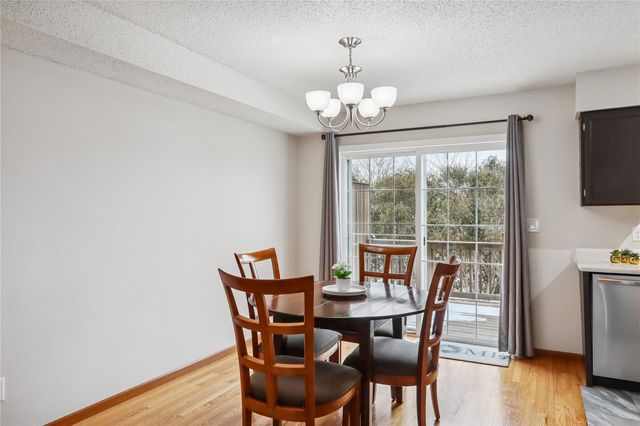 1929 Earl Rd, Iowa City, IA 52246