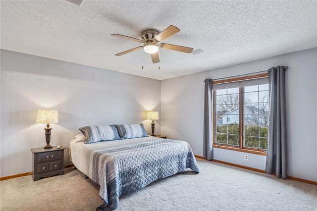 1929 Earl Rd, Iowa City, IA 52246