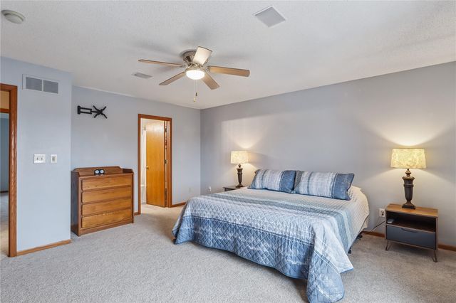 1929 Earl Rd, Iowa City, IA 52246