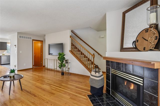 1929 Earl Rd, Iowa City, IA 52246