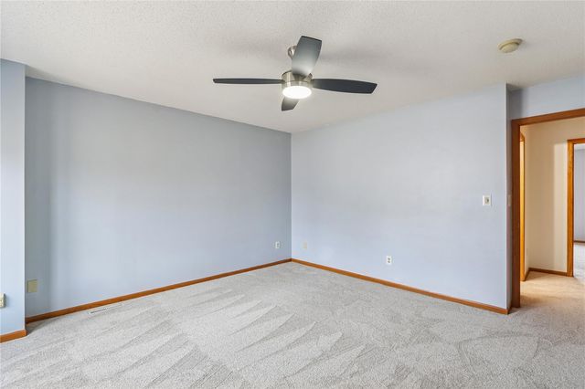 1929 Earl Rd, Iowa City, IA 52246