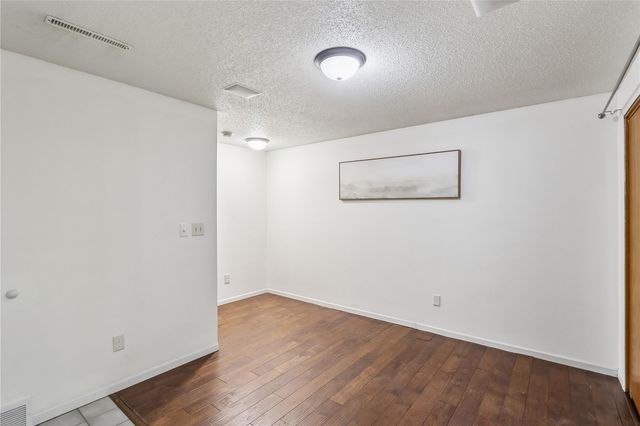 1929 Earl Rd, Iowa City, IA 52246