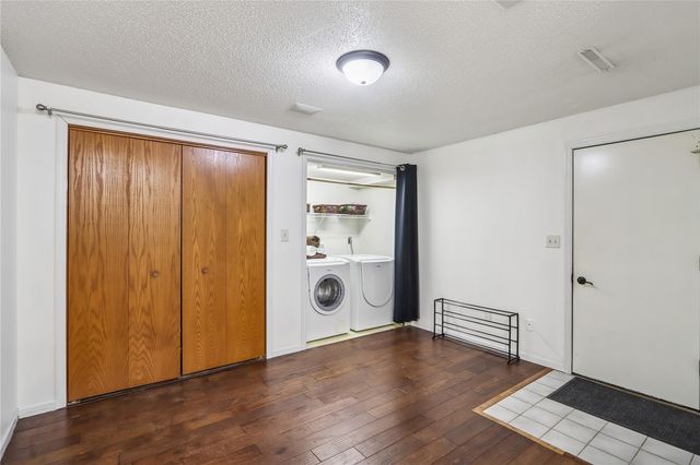 1929 Earl Rd, Iowa City, IA 52246