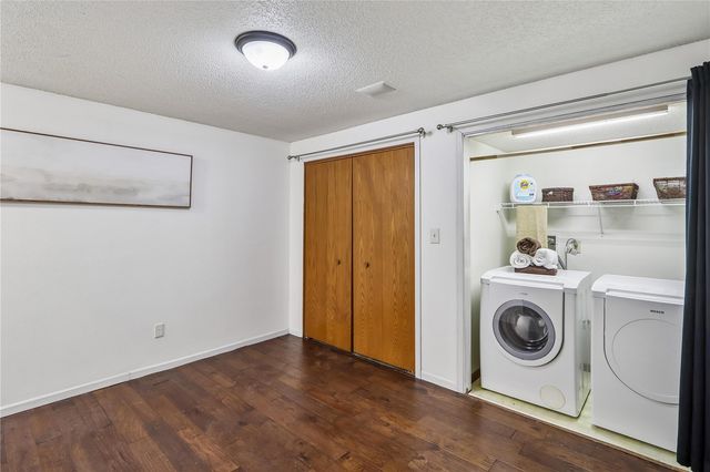 1929 Earl Rd, Iowa City, IA 52246