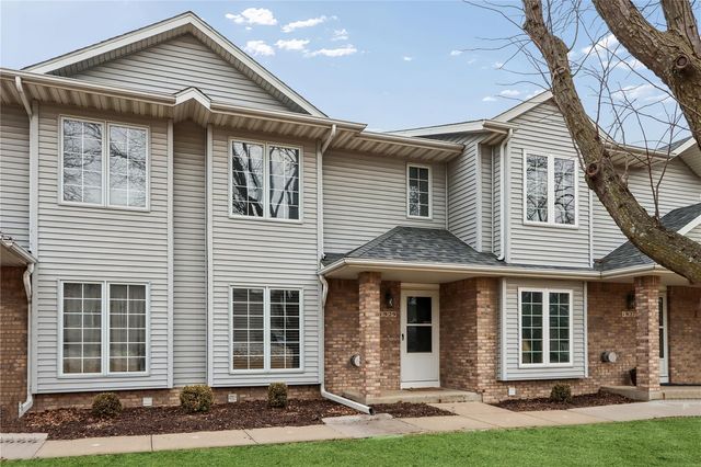 1929 Earl Rd, Iowa City, IA 52246