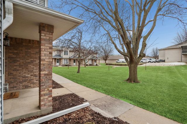 1929 Earl Rd, Iowa City, IA 52246