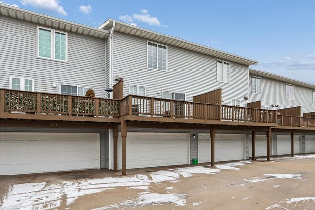 1929 Earl Rd, Iowa City, IA 52246