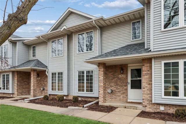 1929 Earl Rd, Iowa City, IA 52246