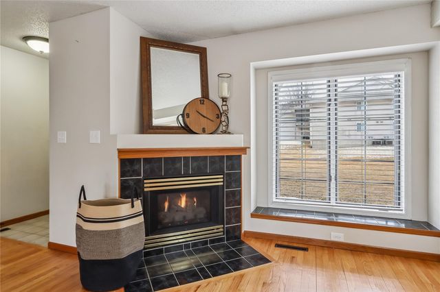 1929 Earl Rd, Iowa City, IA 52246