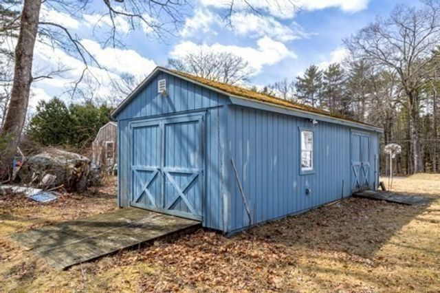 872 New Sherborn Rd, Athol, MA 01331