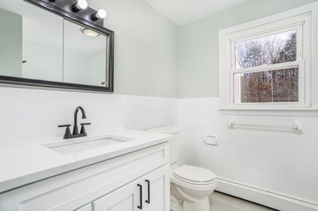 872 New Sherborn Rd, Athol, MA 01331