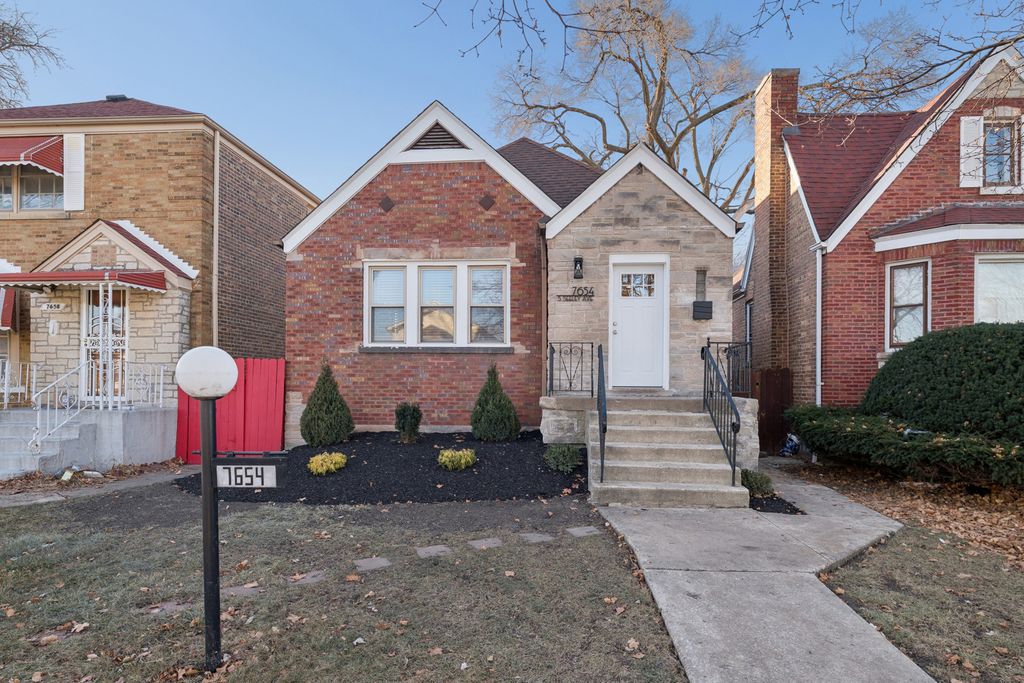 7654 S Seeley Avenue, Chicago, IL 60620
