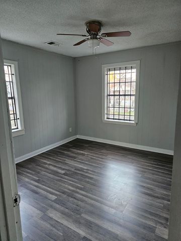 2105 FARRINGTON ST, Memphis, TN 38109