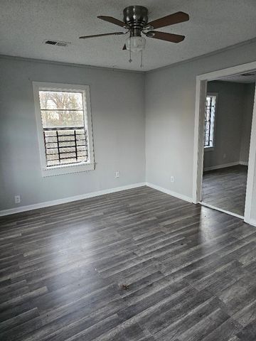 2105 FARRINGTON ST, Memphis, TN 38109