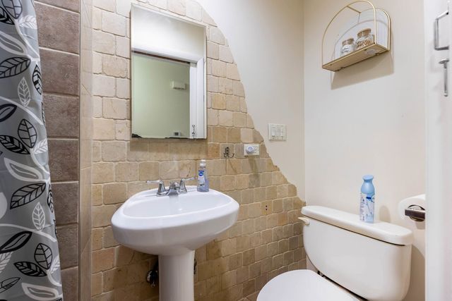 7769 Mason Avenue, Burbank, IL 60459