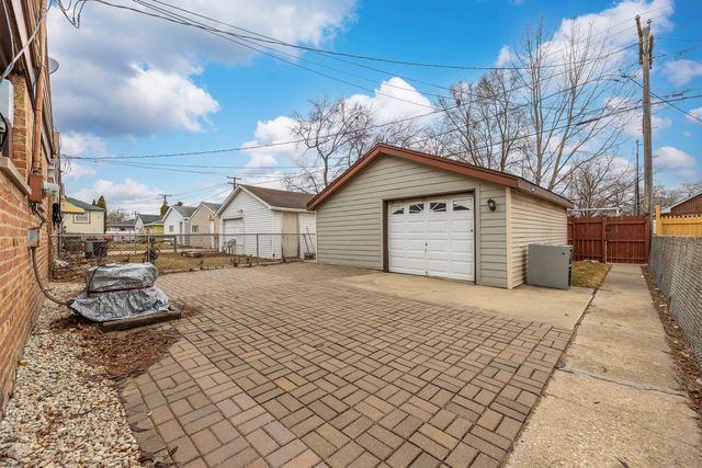 7769 Mason Avenue, Burbank, IL 60459