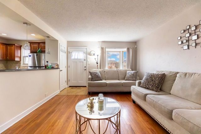 7769 Mason Avenue, Burbank, IL 60459