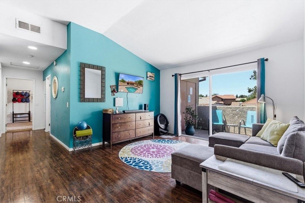 Image 16 of property listing at 200 E Alessandro 71, Riverside, CA 92508