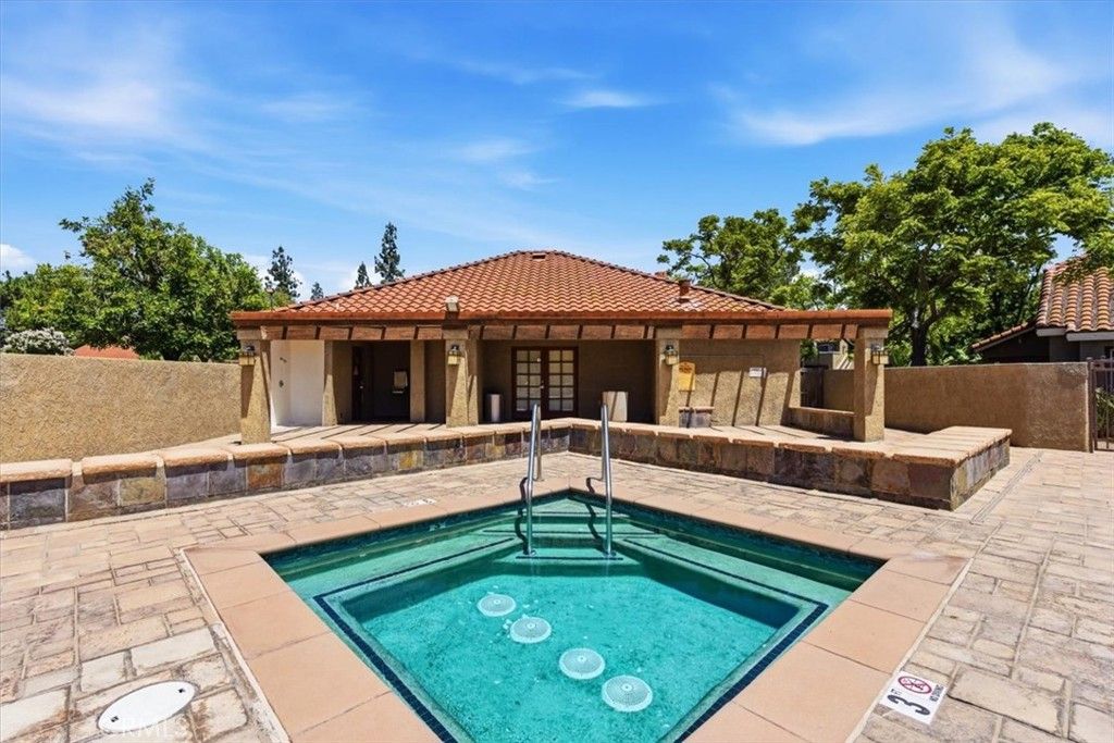 Image 25 of property listing at 200 E Alessandro 71, Riverside, CA 92508