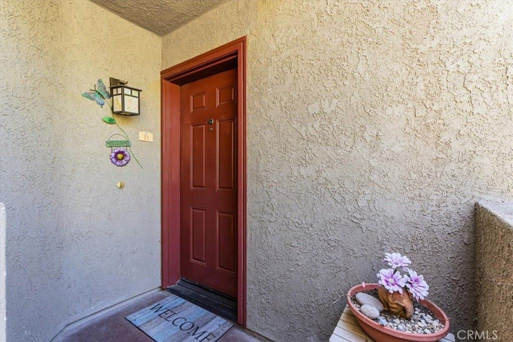 Image 3 of property listing at 200 E Alessandro 71, Riverside, CA 92508