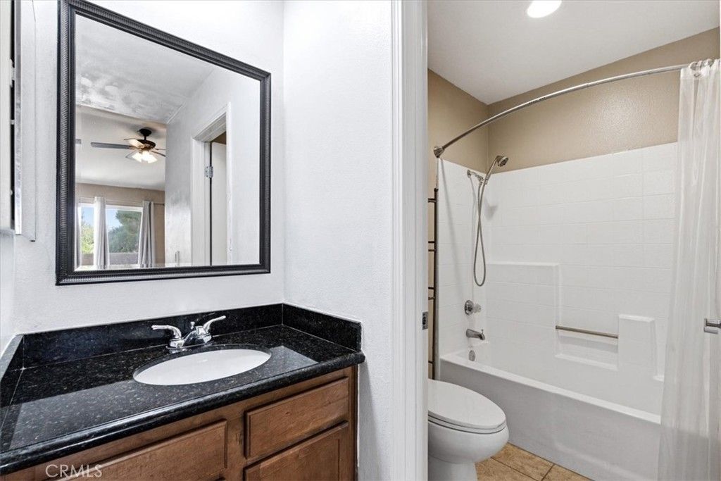 Image 6 of property listing at 200 E Alessandro 71, Riverside, CA 92508