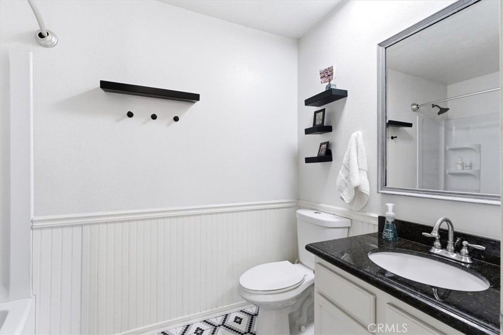 Image 7 of property listing at 200 E Alessandro 71, Riverside, CA 92508