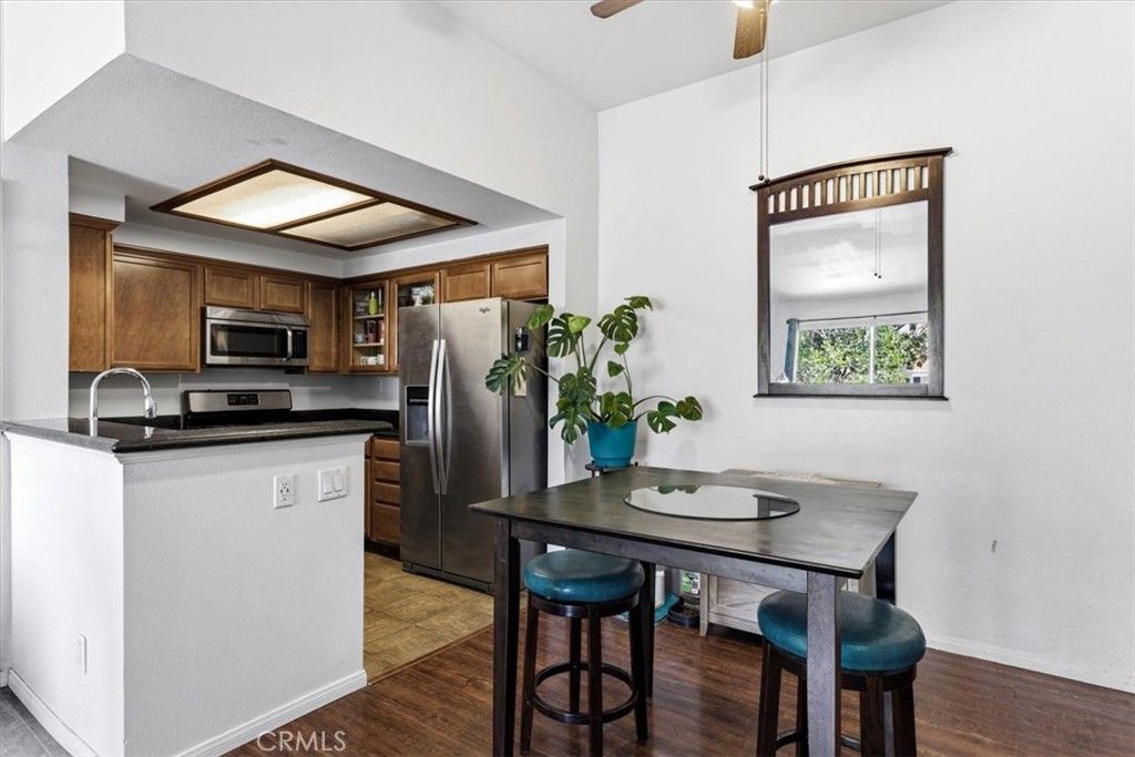 Image 8 of property listing at 200 E Alessandro 71, Riverside, CA 92508