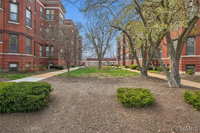 615 Clara Avenue 2A, St Louis, MO 63112